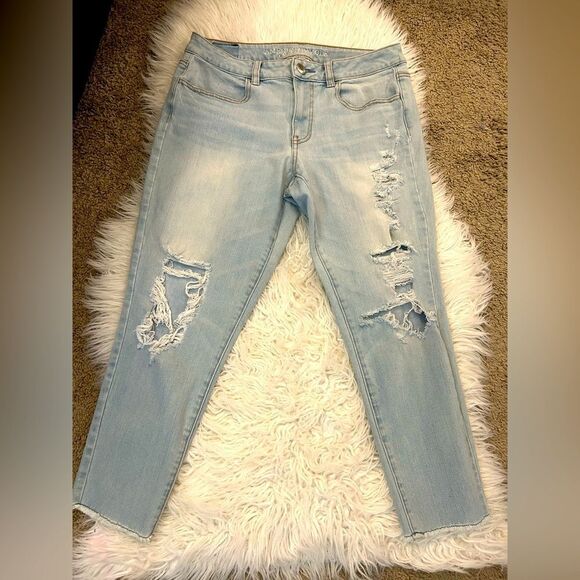 American Eagle Cropped Jegging Jeans! Distressed hem - Picture 1 of 5